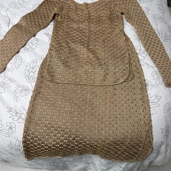 white dress with silver glitter DIANE VON FURSTENBERG Size M Gold Acetate Blend Crochet Dress – Sui Generis  Designer Consignment main image 1